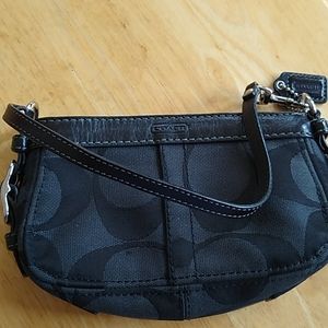 💯Authentic Coach Wristlet